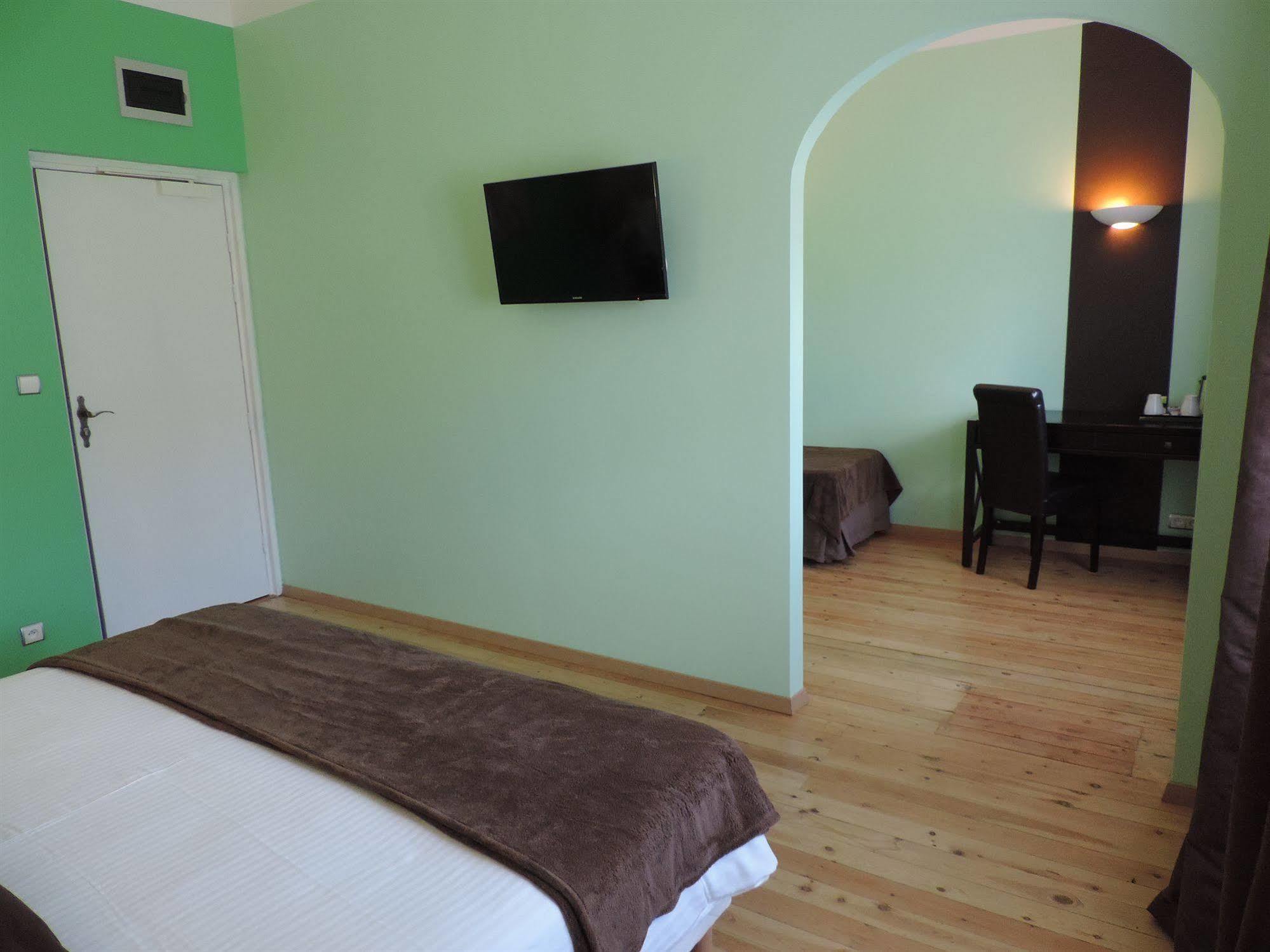 Hotel Lac Et Foret Saint-André-les-Alpes Dış mekan fotoğraf